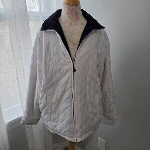 Women's reversible quilted Jacket ~ white/black~ size 2xl ~ Faded Glory